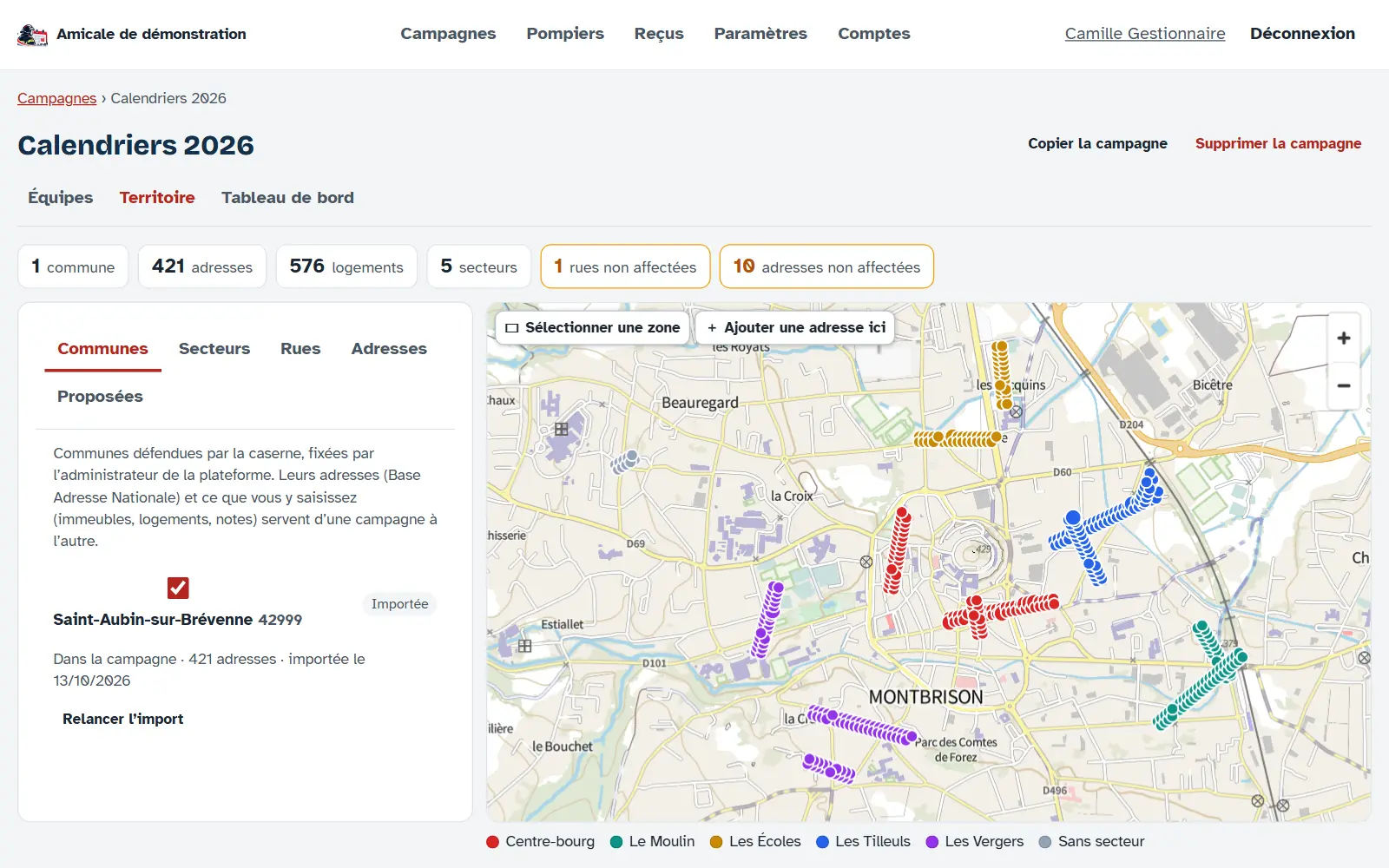 Écran « Territoire » de la gestion : compteurs d’adresses, de logements et de secteurs, et carte de la commune où chaque adresse est une pastille de la couleur de son secteur.